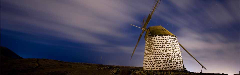 El fotógrafo José Antonio Cabello expone su visión nocturna del Archipiélago en la muestra ‘Canarias en la oscuridad’