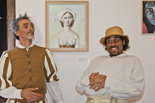 Don Quijote y Sancho visitan una exposición sus aventuras