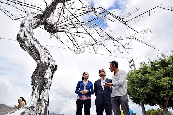 La escultura ‘Lo llevo bien’, de Julio Nieto, seguirá expuesta hasta el 4 de noviembre