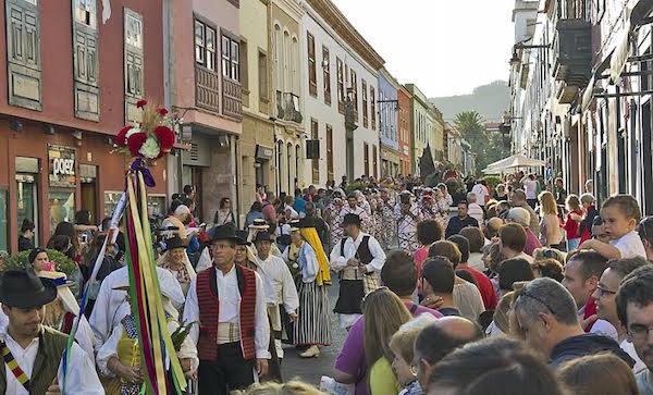 El desfile ‘Diablos y Tarasca’, este jueves, en La Laguna