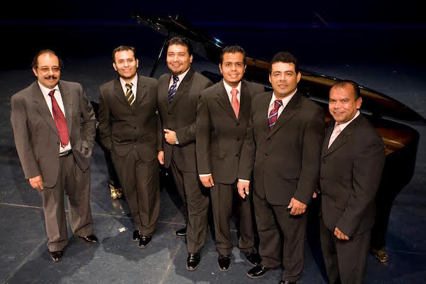 Los ritmos hispanoamericanos del grupo mexicano Cantares llegan al Teatro Leal