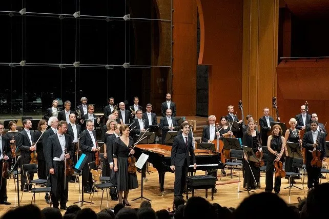 Iván Martín toca el Concierto para piano nº 5 “Emperador” de Beethoven con la Orquesta Filarmónica de Gran Canaria dirigida por Clemens Schuldt