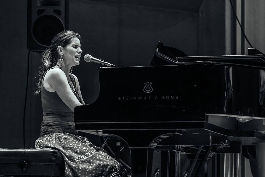 Marta Solís continúa su gira 2019 en el Teatro Príncipe Felipe de Tegueste
